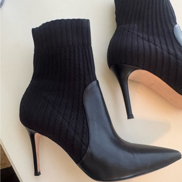 Gianvito Rossi Shoes - Gianvito Rossi  Black Women's Ankle Booties